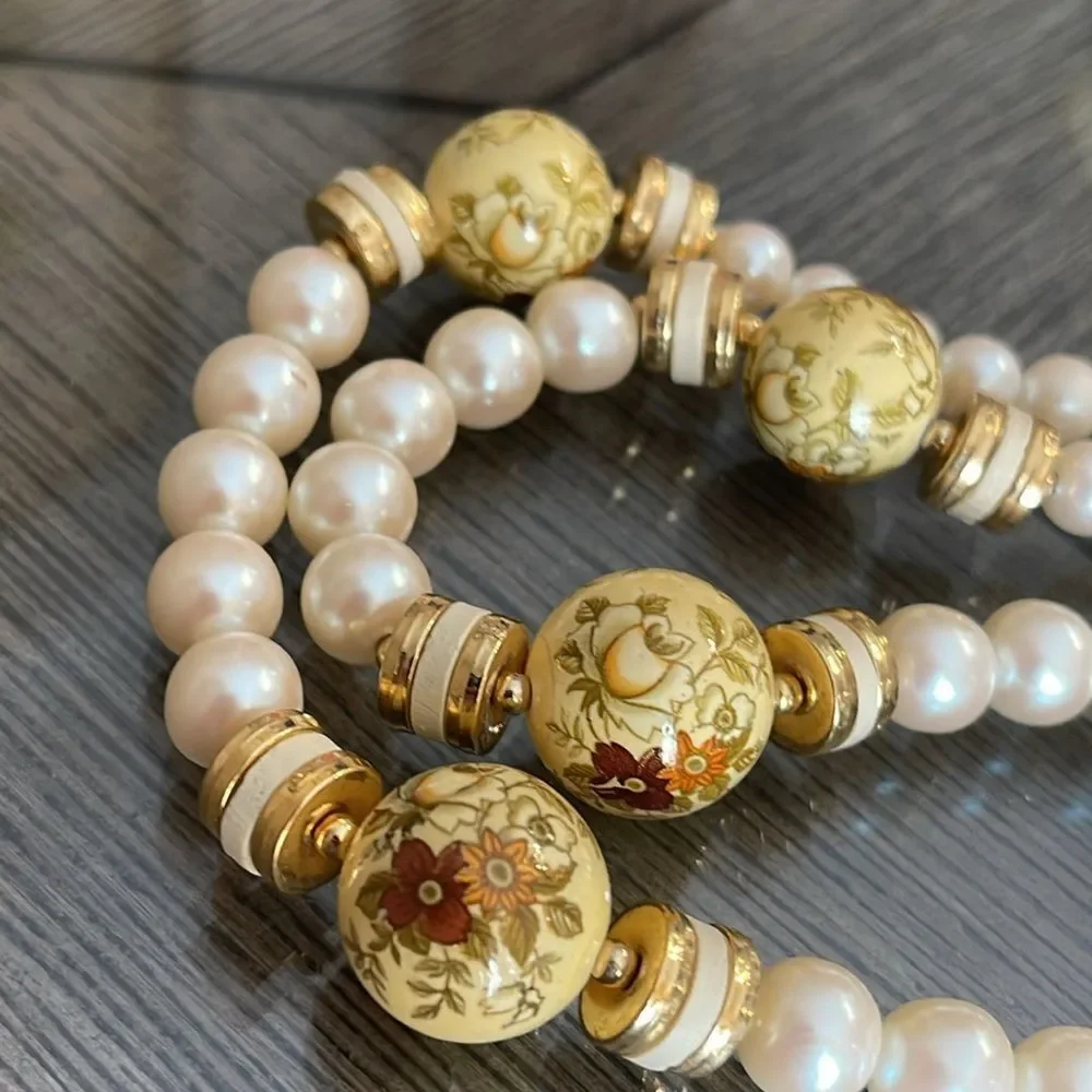 Vintage Japan Floral & Faux Pearl Beaded Necklace